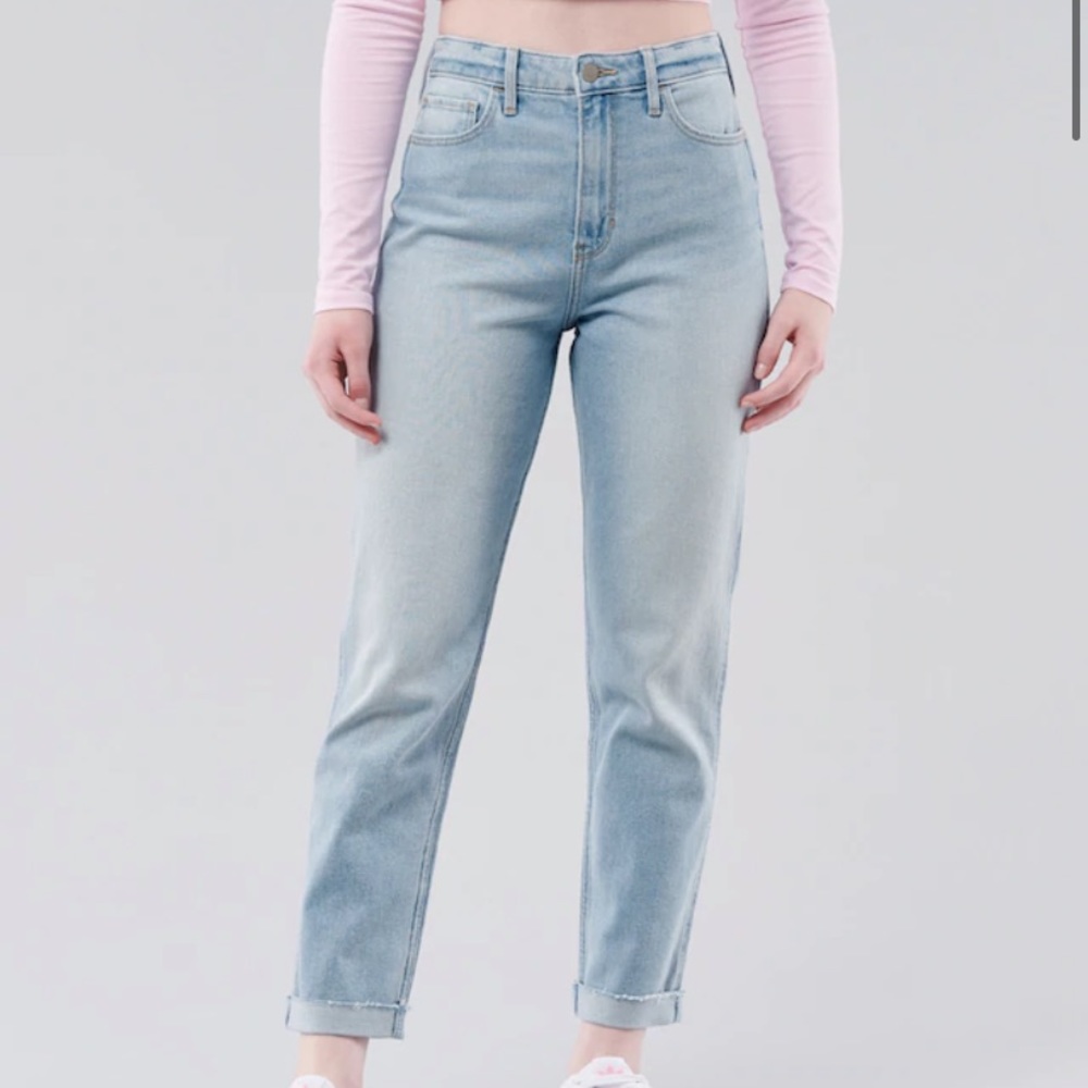 Hollister Ultra High Rise Mom Jeans